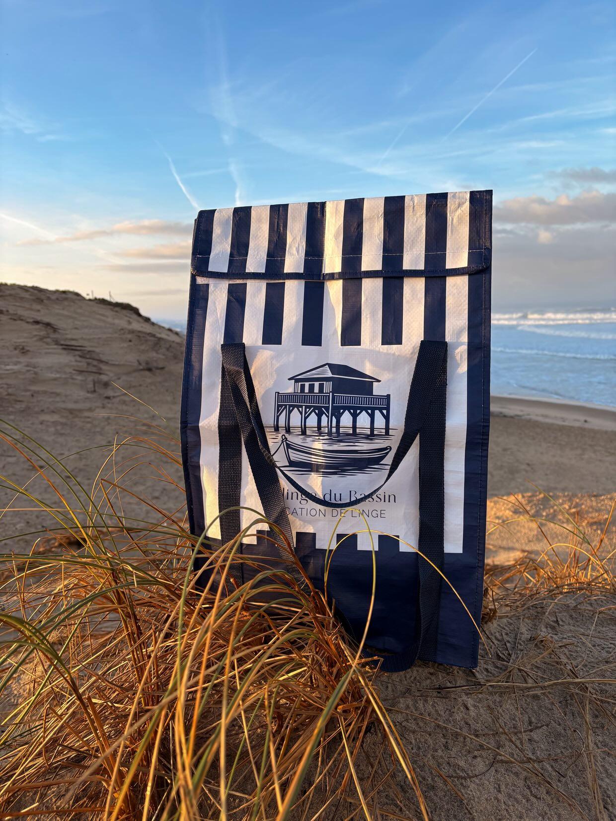 Détail sac à linge professionnel rayures marines - Personnalisation logo sublimation - Conciergerie hôtellerie B2B - COCO PYLA